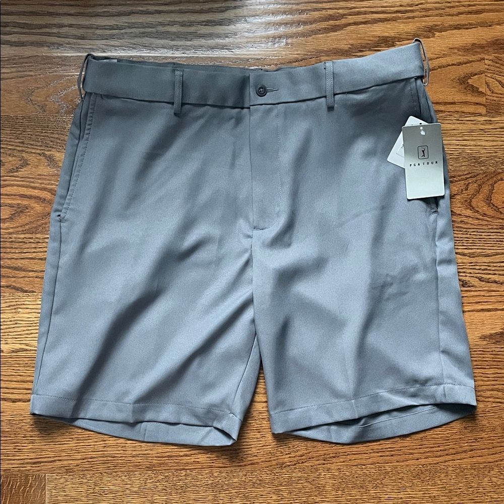 NWT PGA Tour Light Gray Flat Front Golf Shorts Size 38